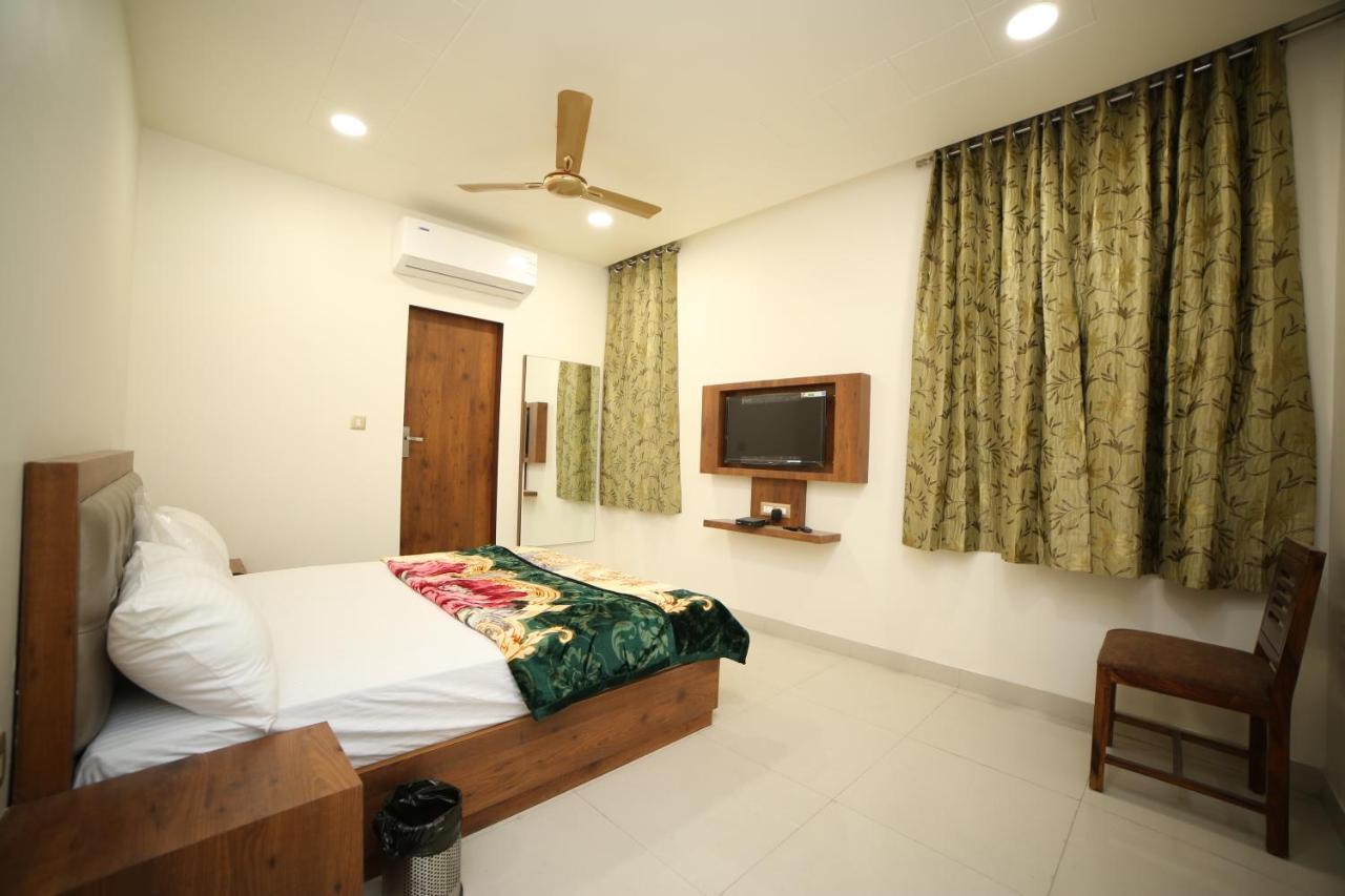 Hotel Devens Jaipur Exteriör bild